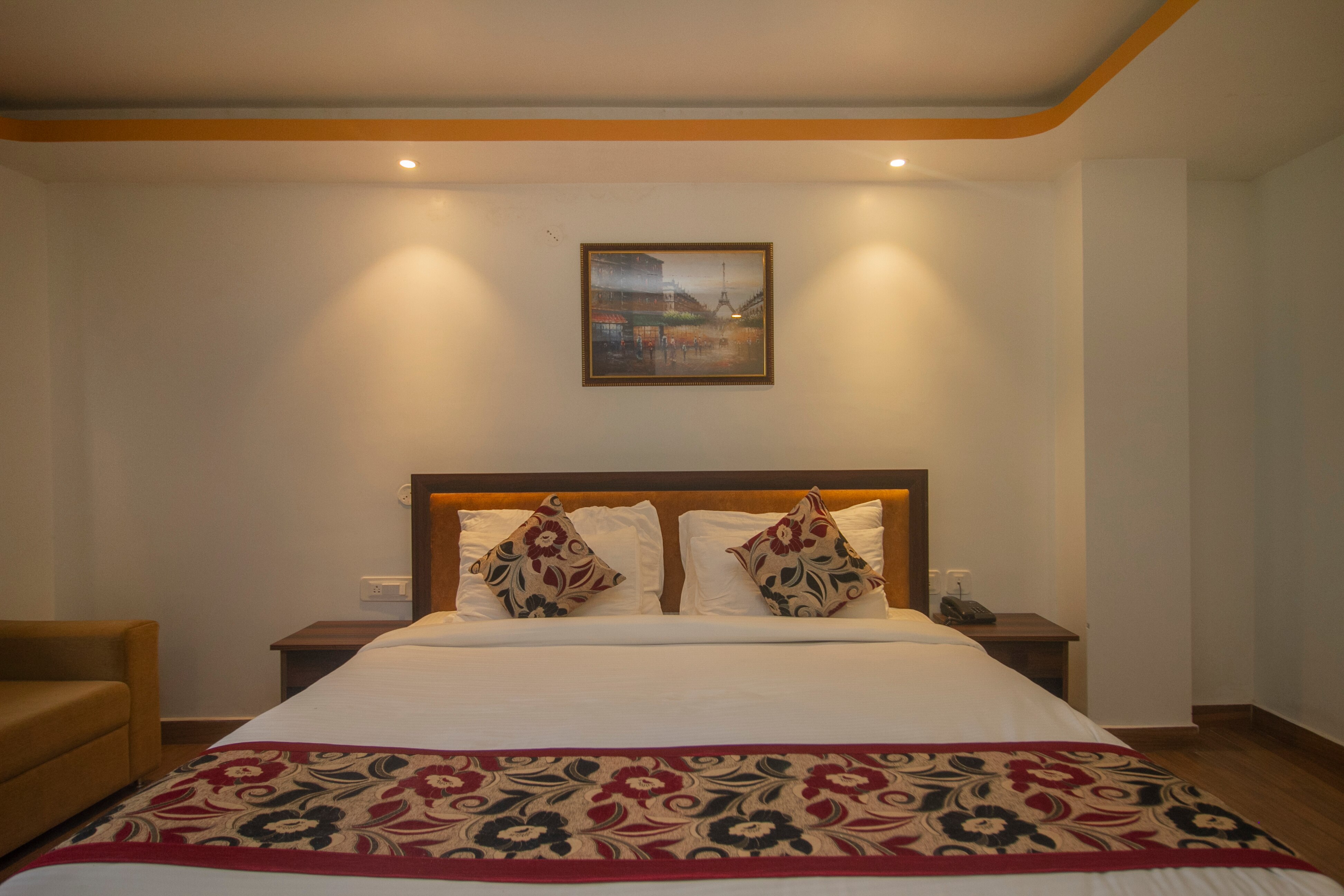HOTEL SAMLHEN - Tap to explore photos