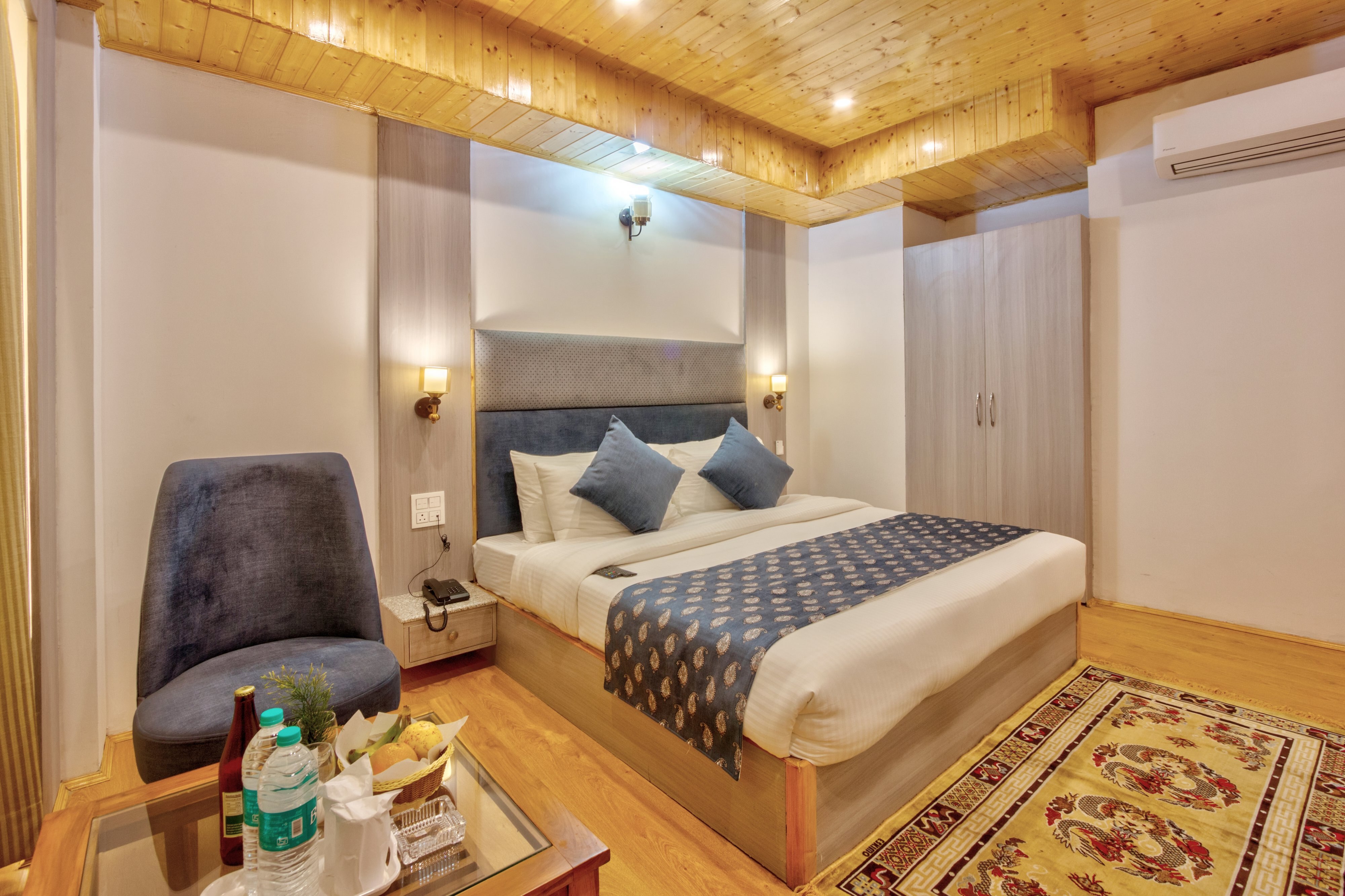 The Zima Resort (Centrally Heated and Mountain View) - Tap to explore photos