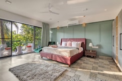 5BHK Pool Villa w Jacuzzi Rooftop Near Beach, Goa