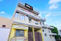 SPOT ON Abhay Hotel And Restaurant, Prayagraj
