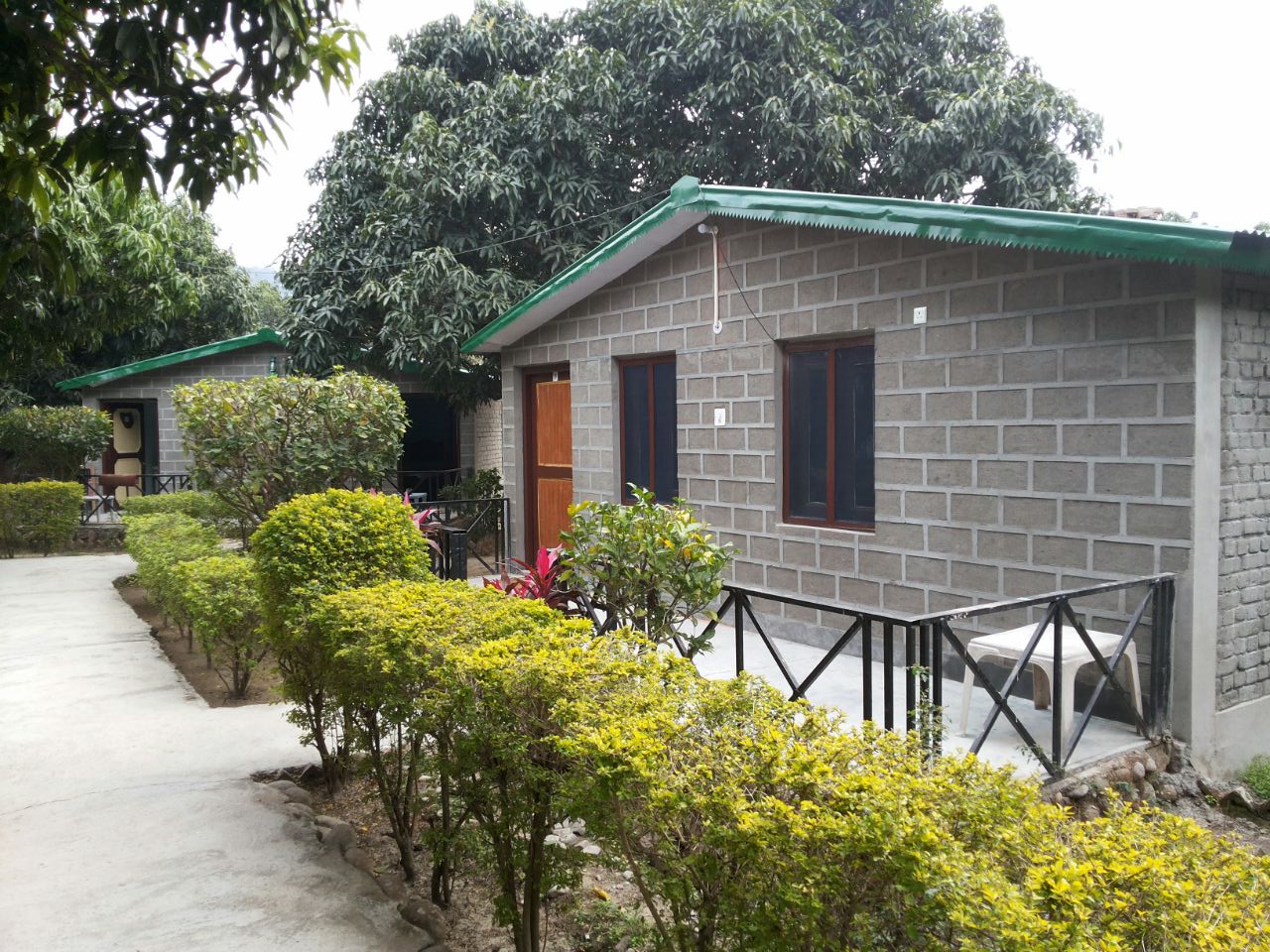 Corbett Moon Resort - Tap to explore photos