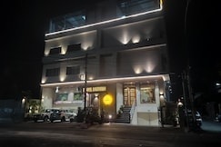 Hotel Luxuria, Ludhiana