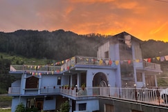 Hotel Manik - A Truly Lake view facing, Barot