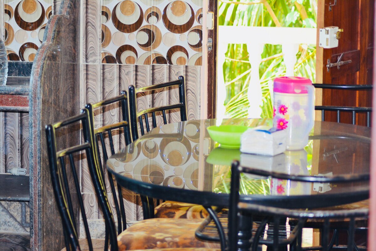 Backstreet Ashvem Beach 3 BHK Apartment - Tap to explore photos