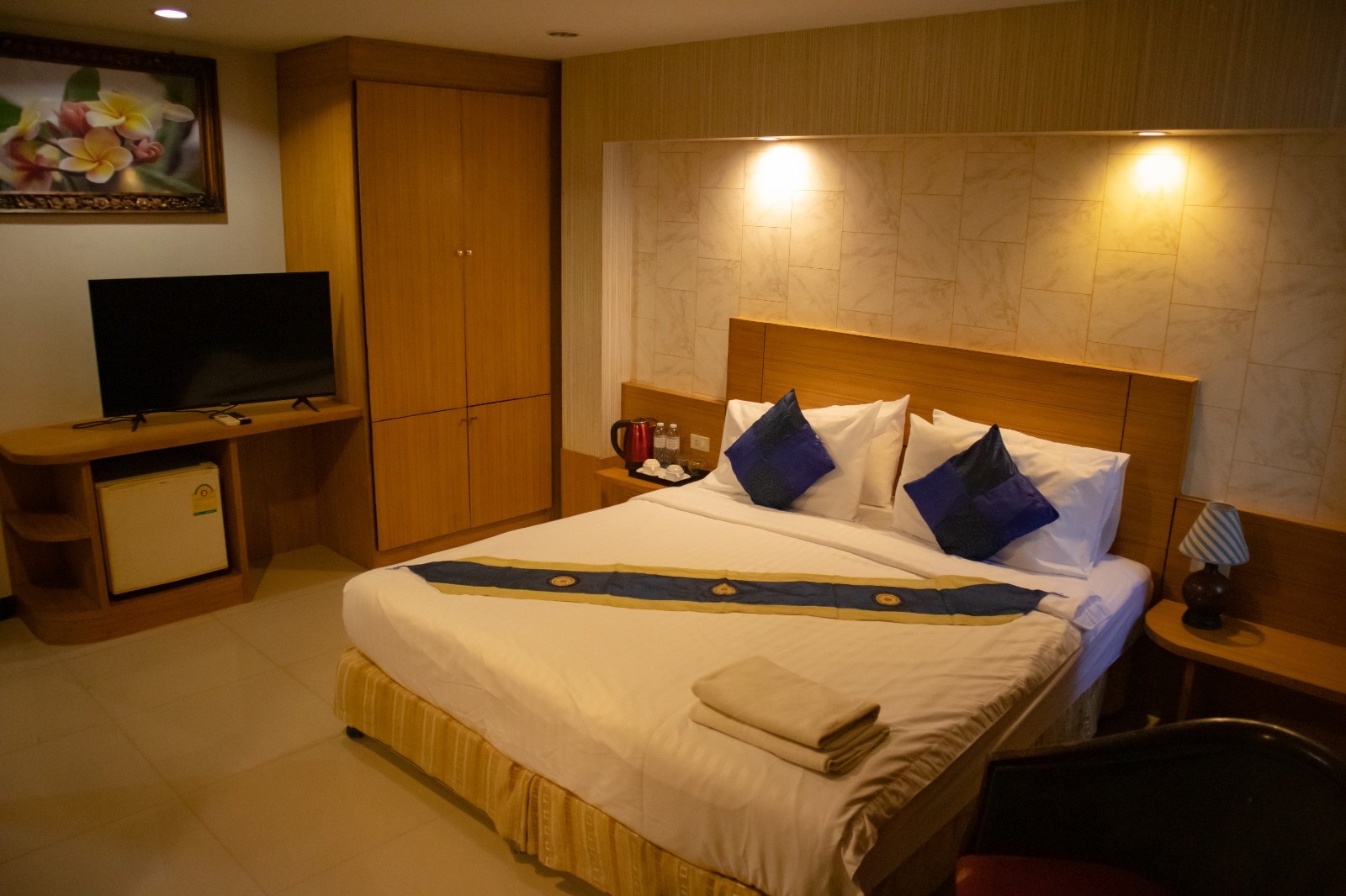 The ESSE Hotel Pattaya - Tap to explore photos