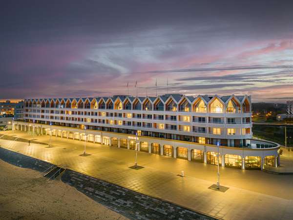 Radisson Blu Grand Hotel & Spa Malo les Bains - Tap to explore photos