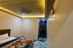 Comfortable Homestay near Banke bihari ji temple, Vrindavan