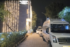 The Venetian 2 BHK homestay 400m opposite Airport Amritsar, Amritsar