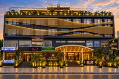 Hotel Grande Court, Kharar