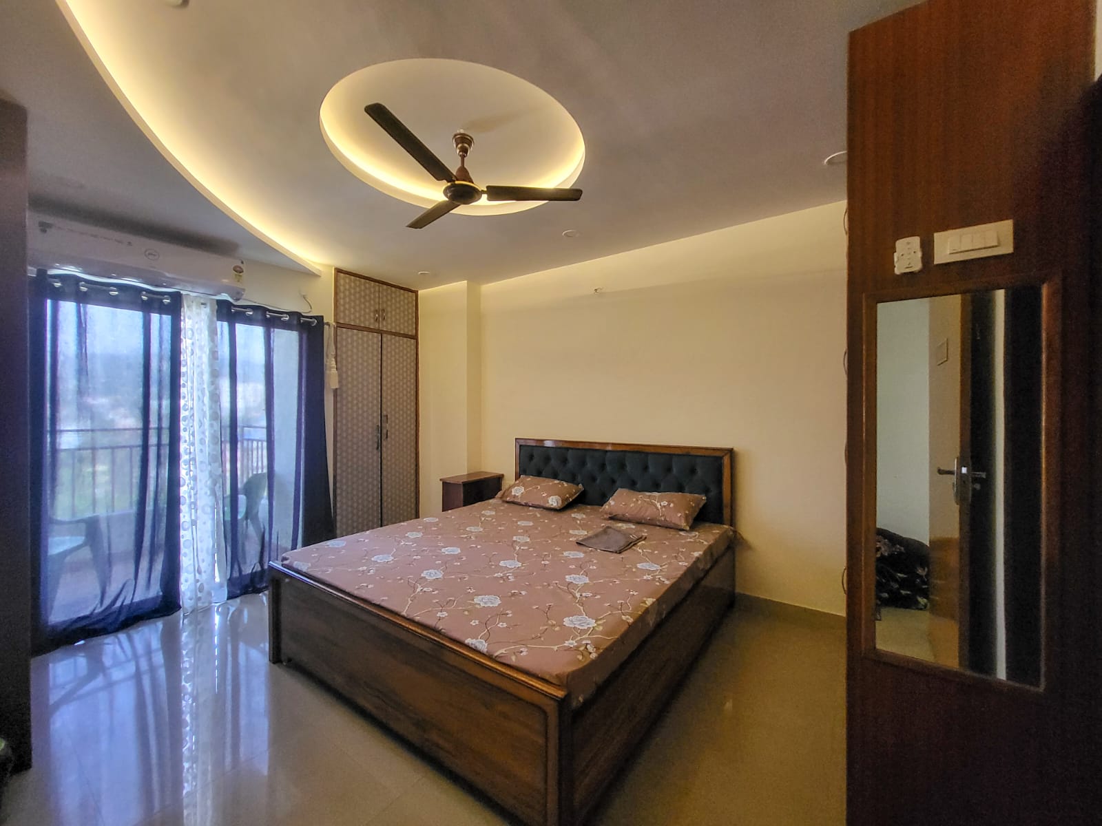 Cozy Heaven 3bhk flat - Tap to explore photos