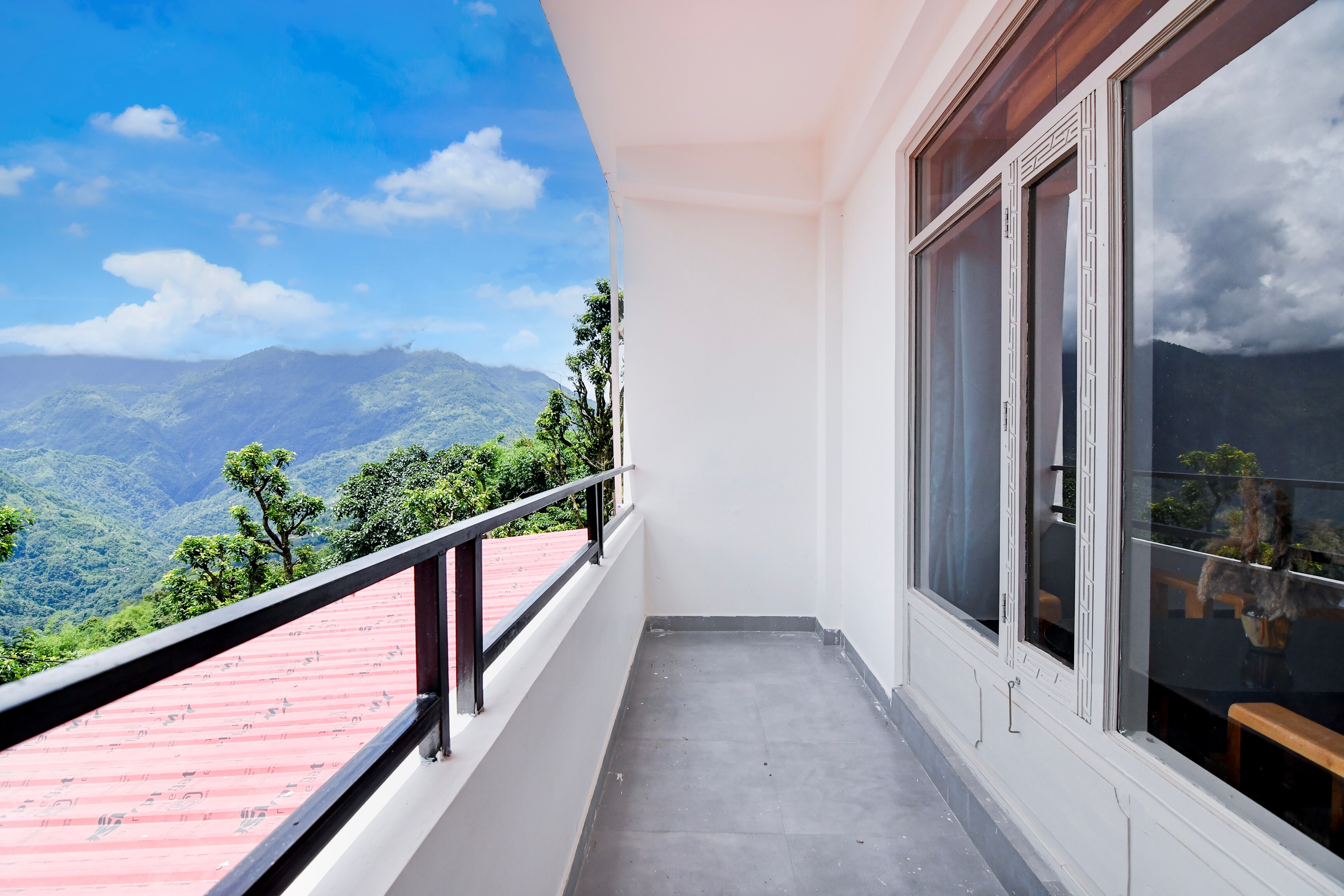Townhouse Pelling Kanchenjunga Mountain View - Tap to explore photos