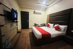 Hotel Cosmos, Lucknow