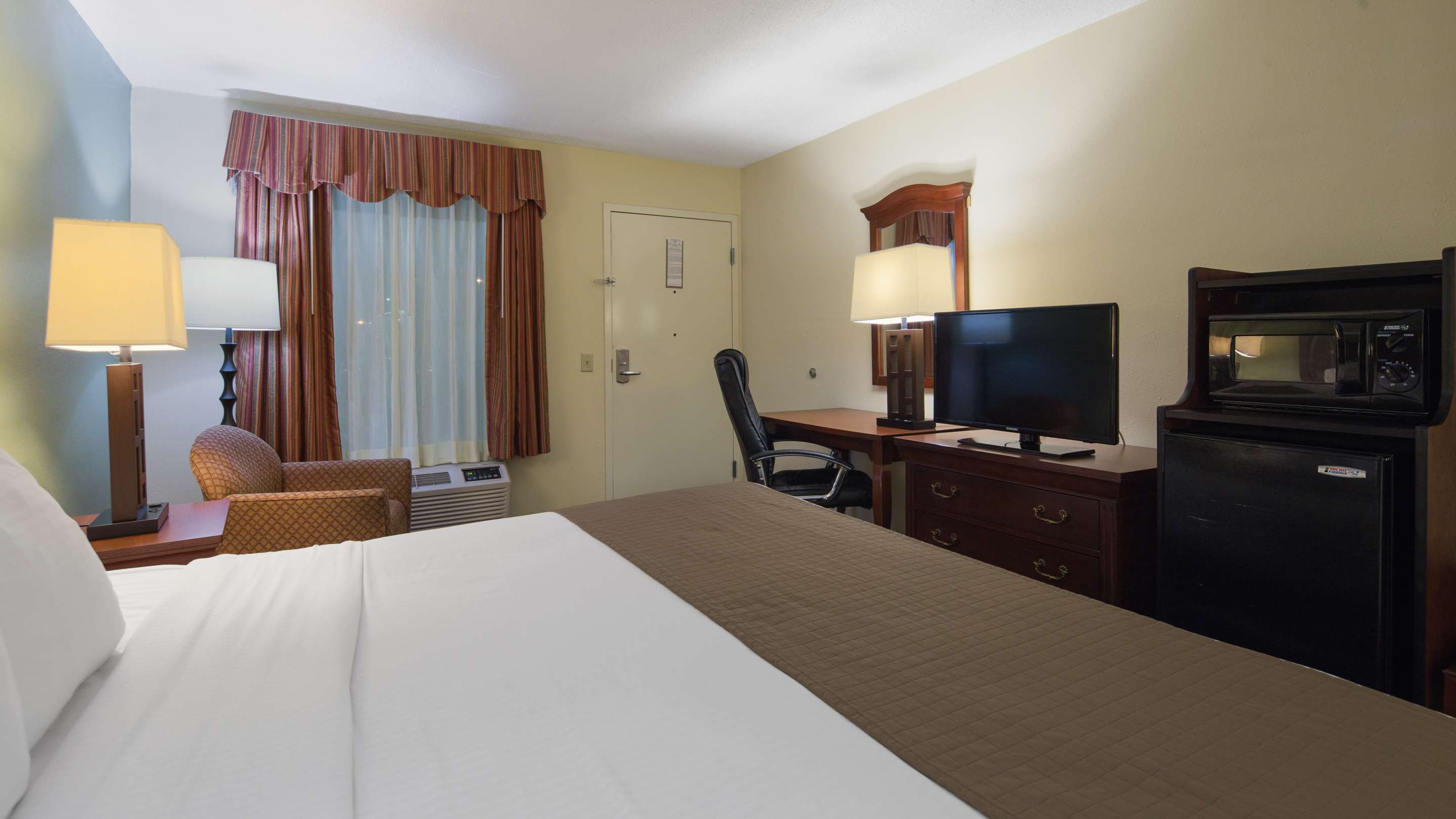 Best Western Of Walterboro - Tap to explore photos
