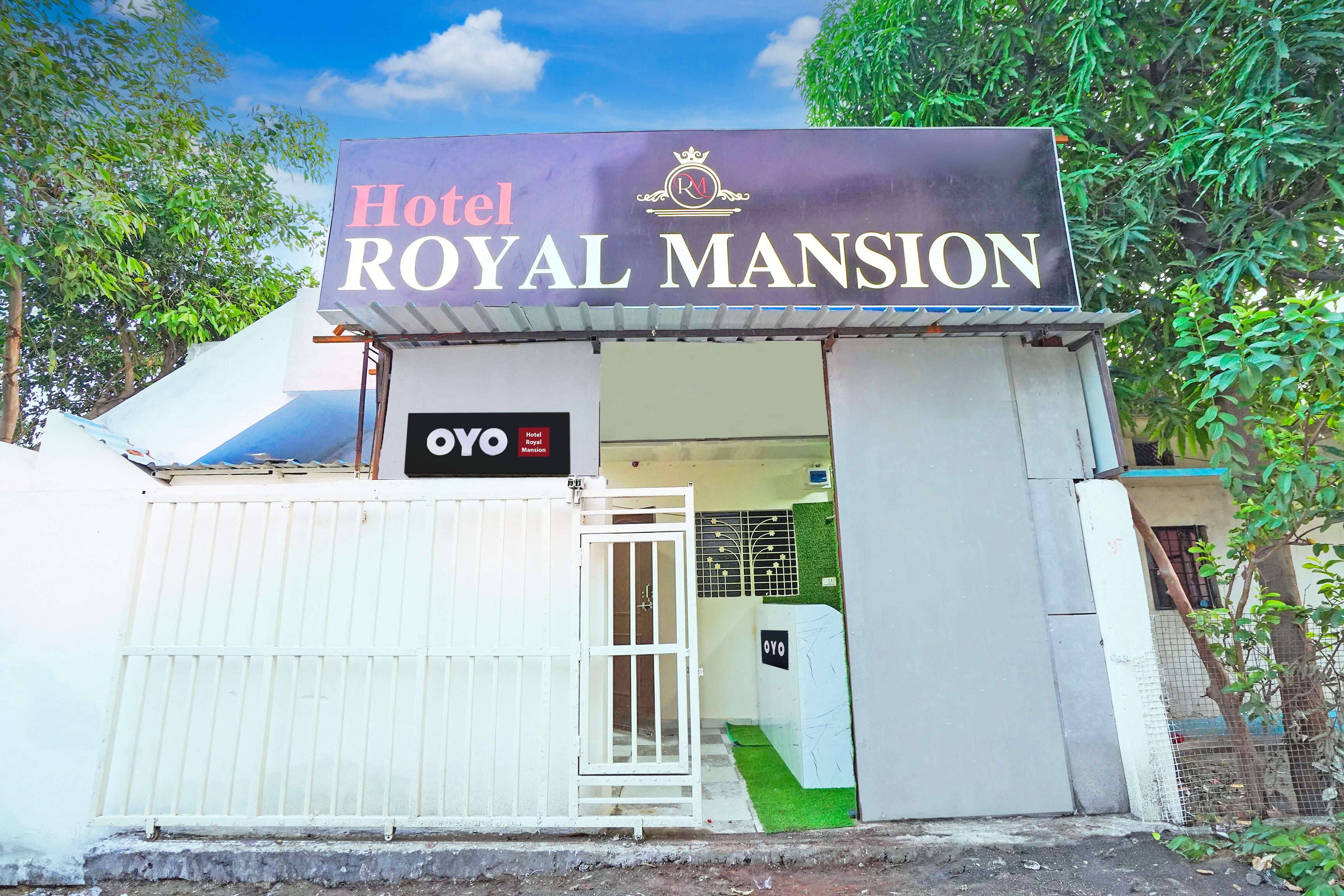Hotel O Royal Mansion - Tap to explore photos