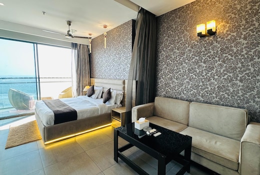 Aura Stays - Supernova 