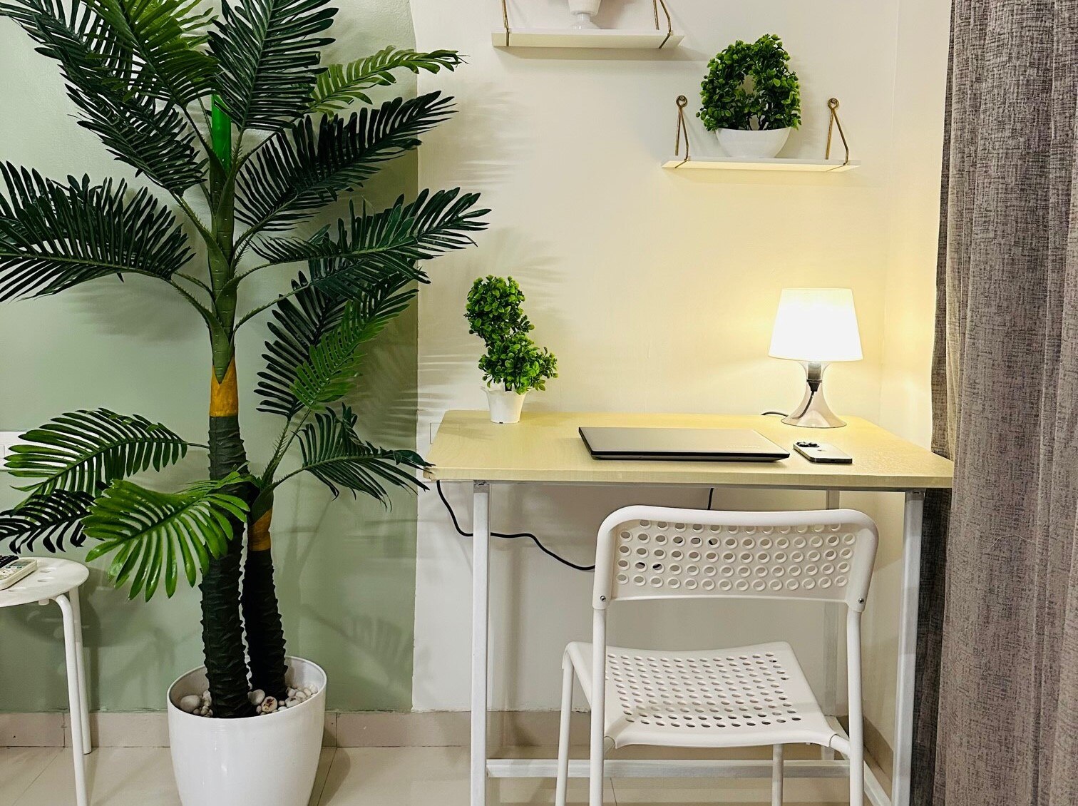 Sage  Private Studio Room in Koregaon Park WiFi  AC Smart Tv - Tap to explore photos