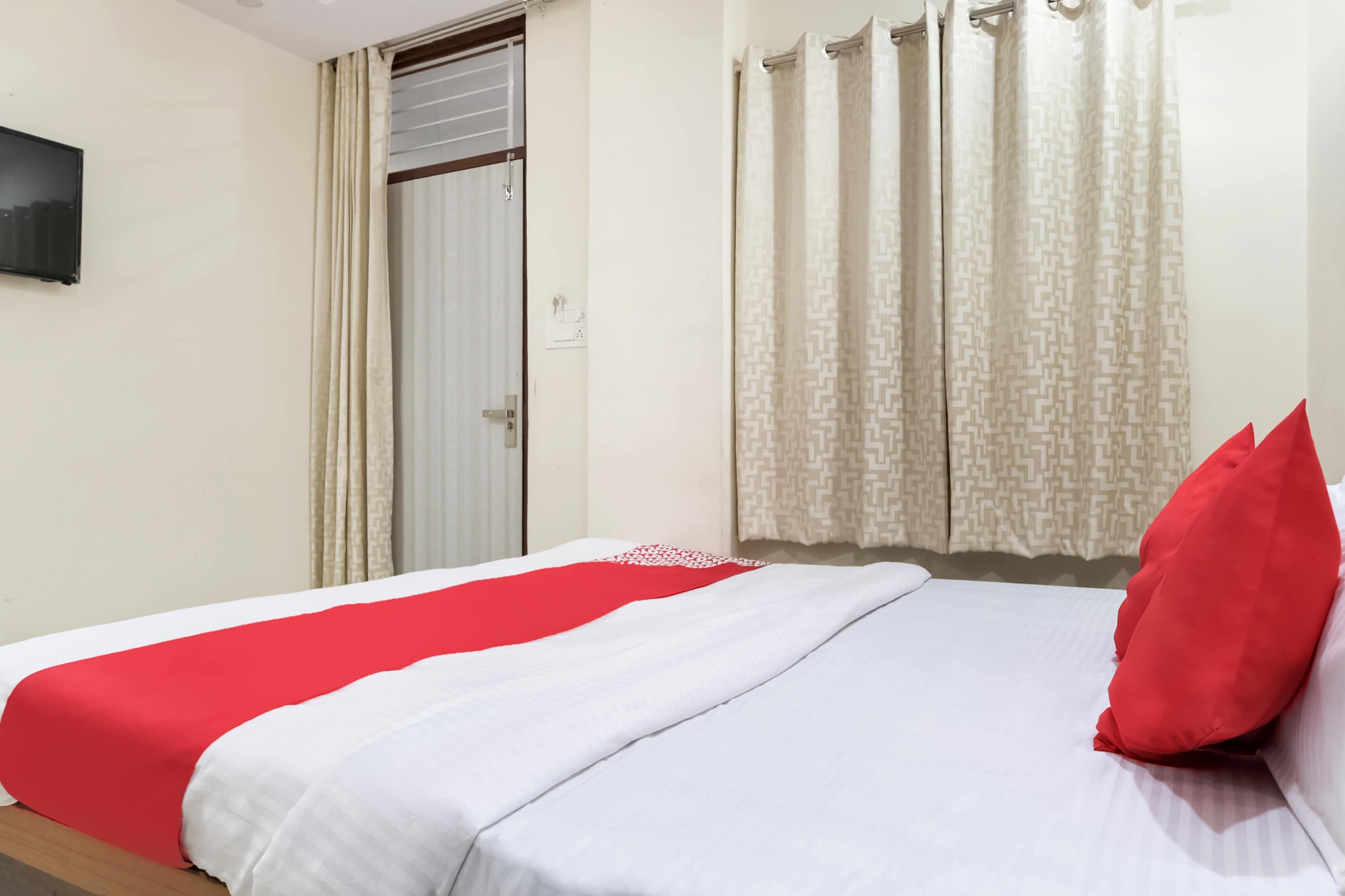 Hotel O Dwarika Palace - Tap to explore photos