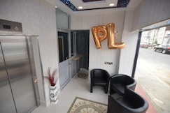 PremierLux Apartments, 