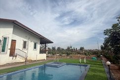 Veranda Grove Retreat by Evara Luex stays, Palghar