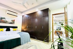 BluO Modern 3BHK Rohini - Lift , Parking , Balcony, Delhi