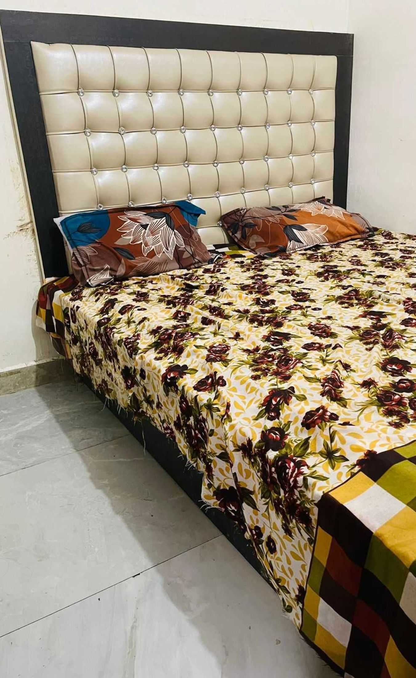 SPOT ON Bhadhowriya Hotel - Tap to explore photos