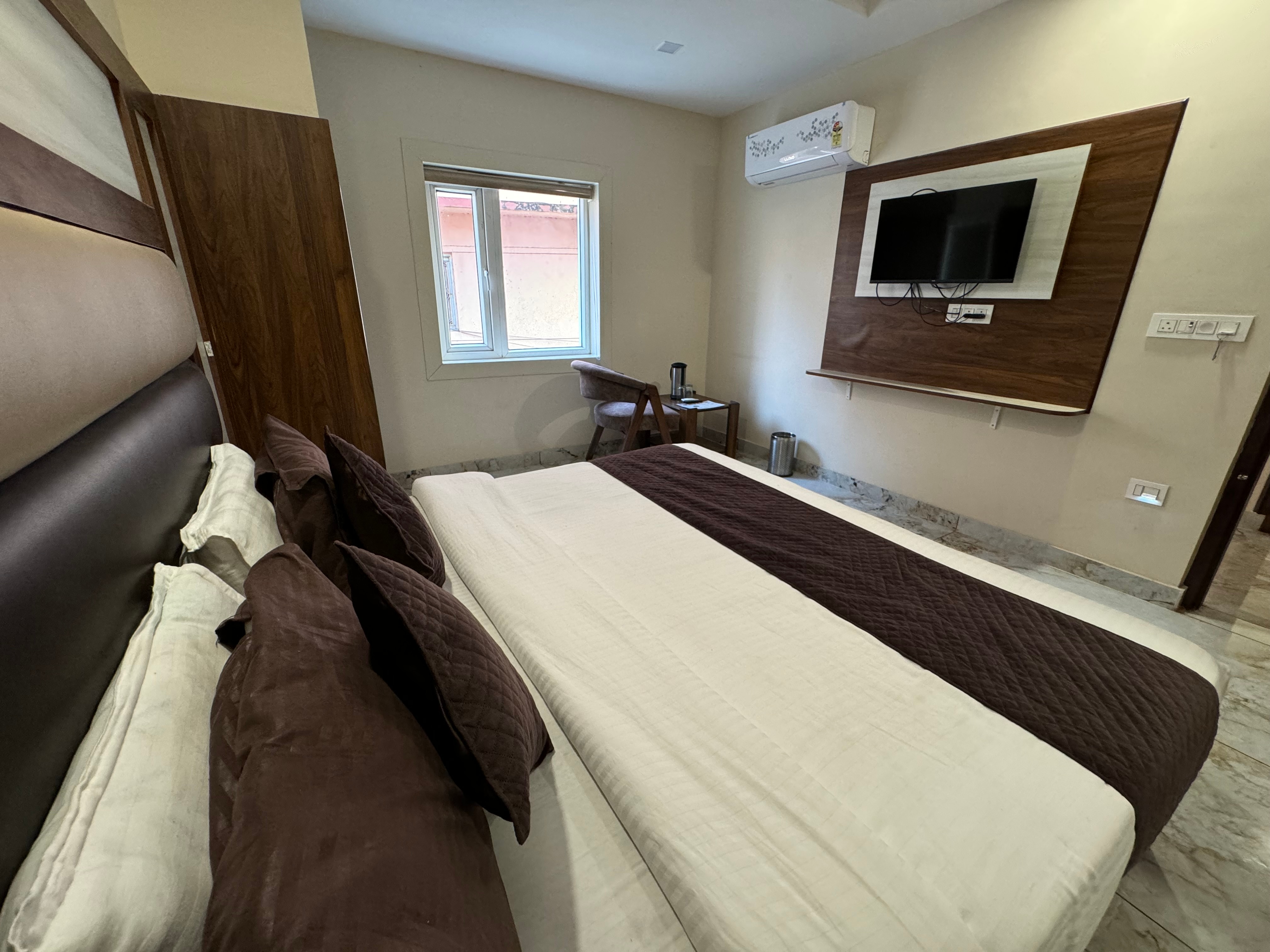 Hotel Dev Rishi By T And M Hotels - Tap to explore photos