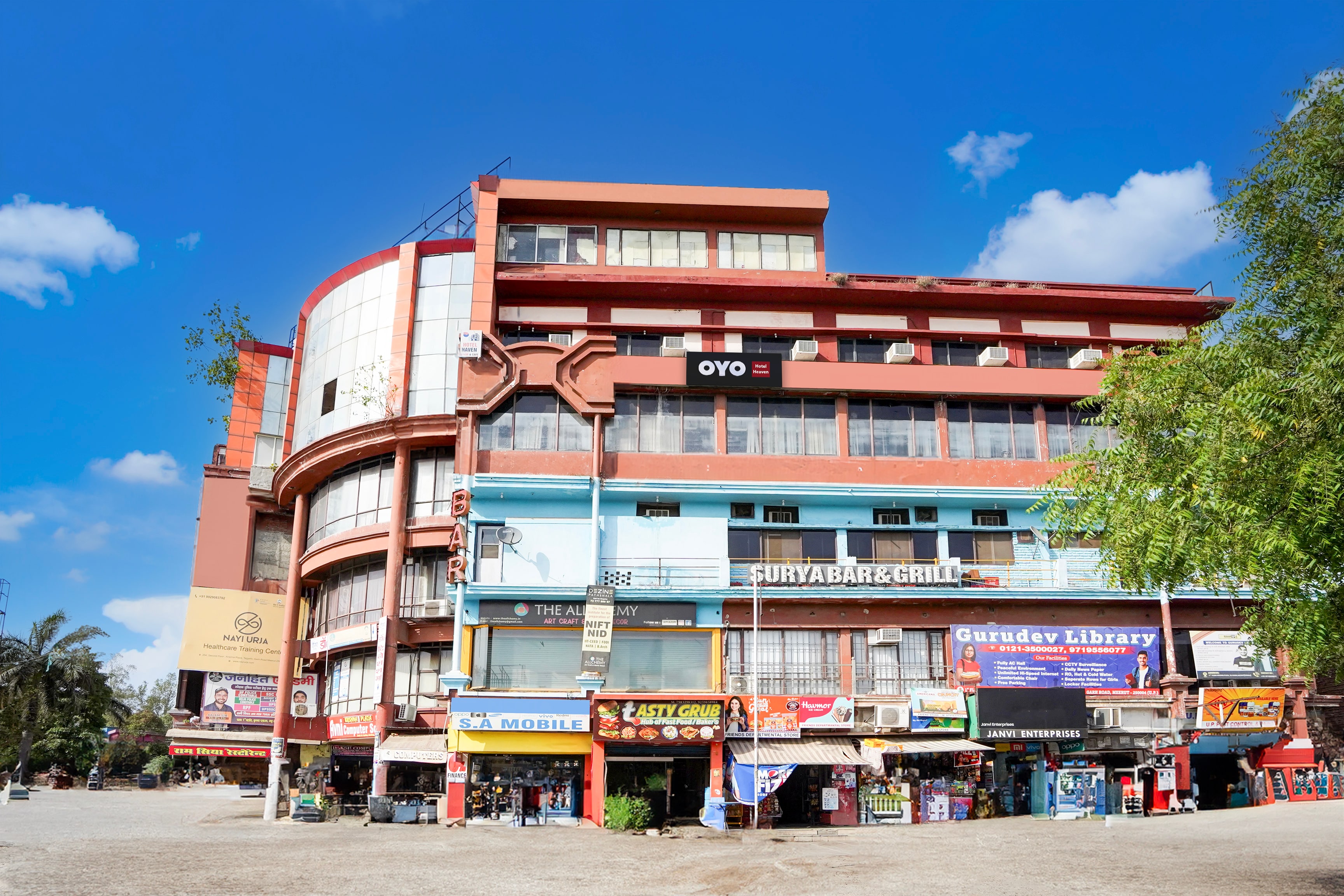 HOTEL O HAVEN Radha Govind Bus Station - Tap to explore photos