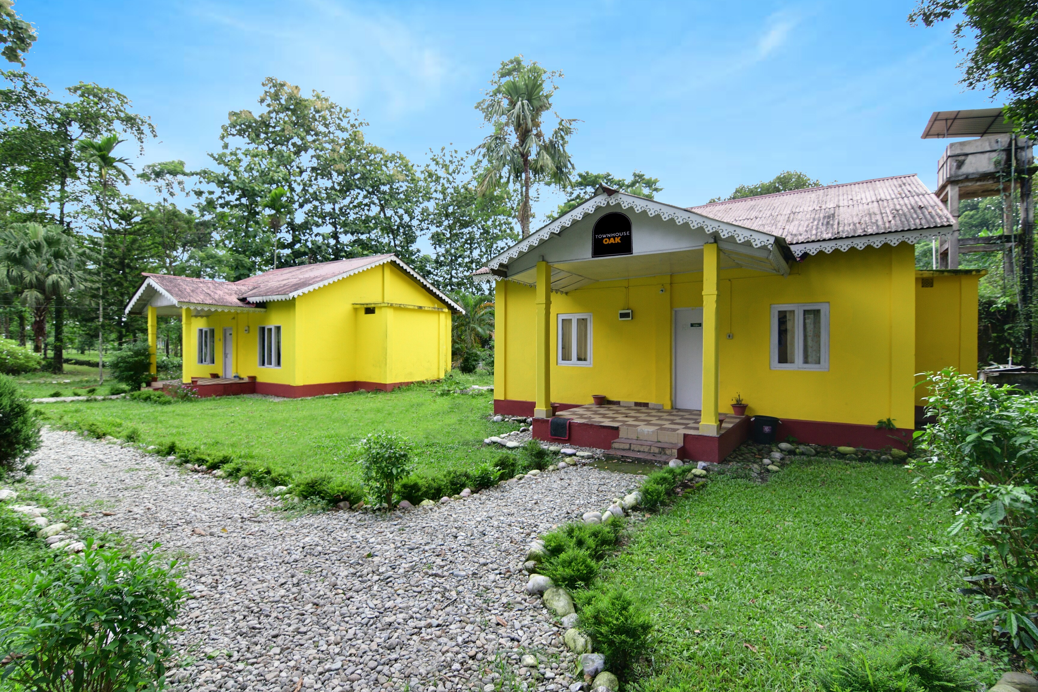 Townhouse OAK Gorumara Jungle Resort - Tap to explore photos