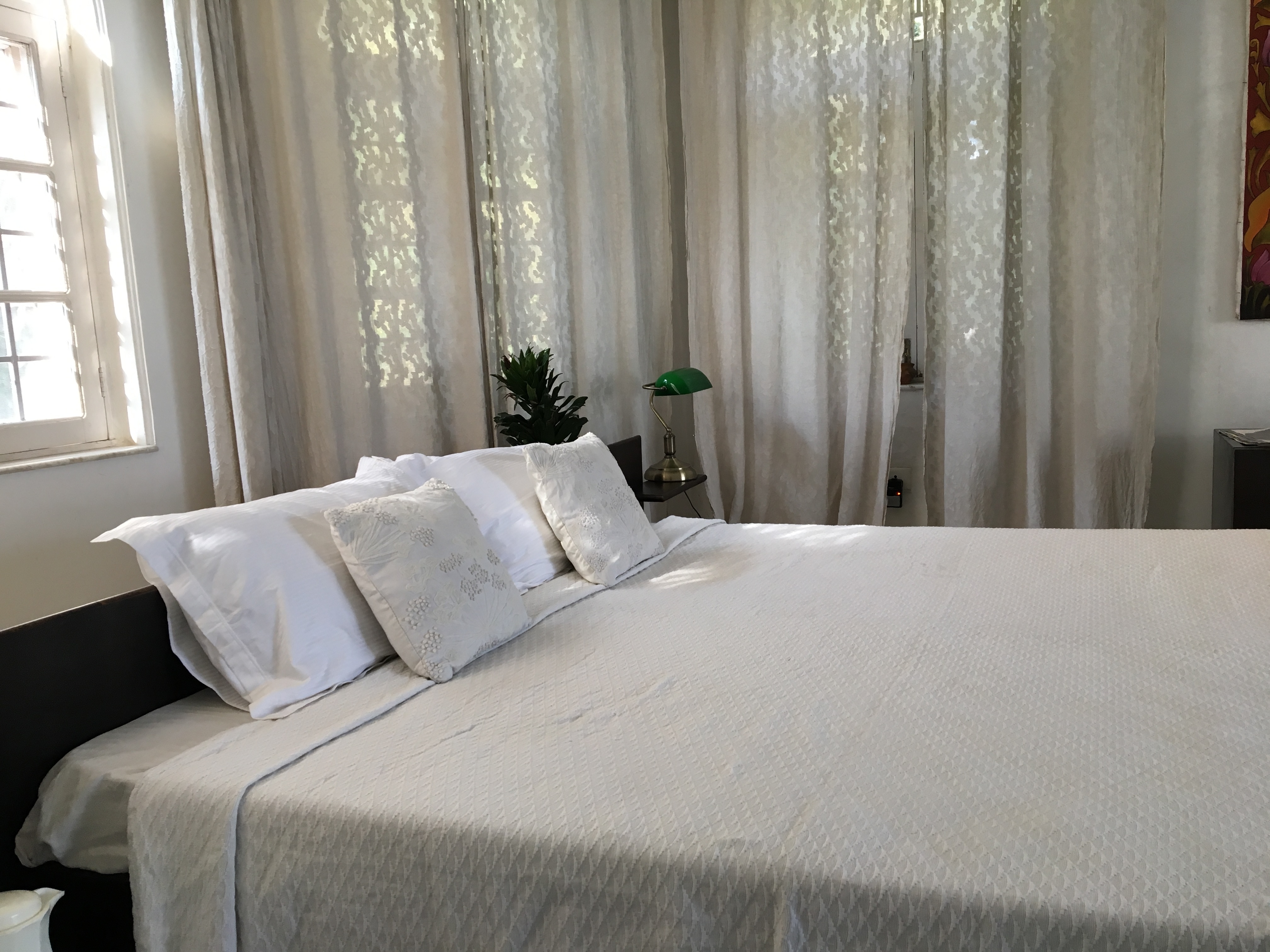 4 Mall Road | Rooms with Wi-Fi - Tap to explore photos