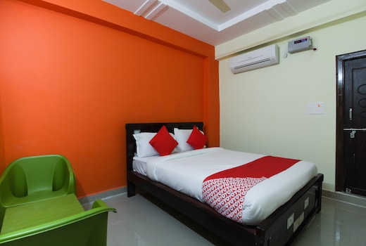 Hotel O S V Residency