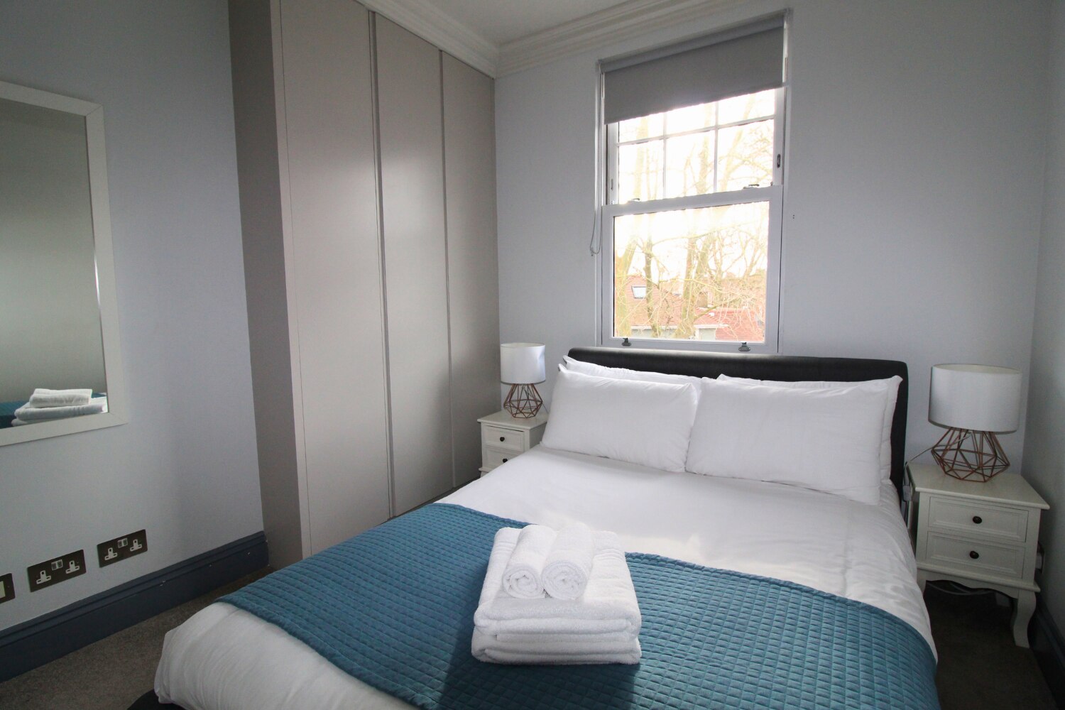 Barons Court By Viridian Apartments - Tap to explore photos