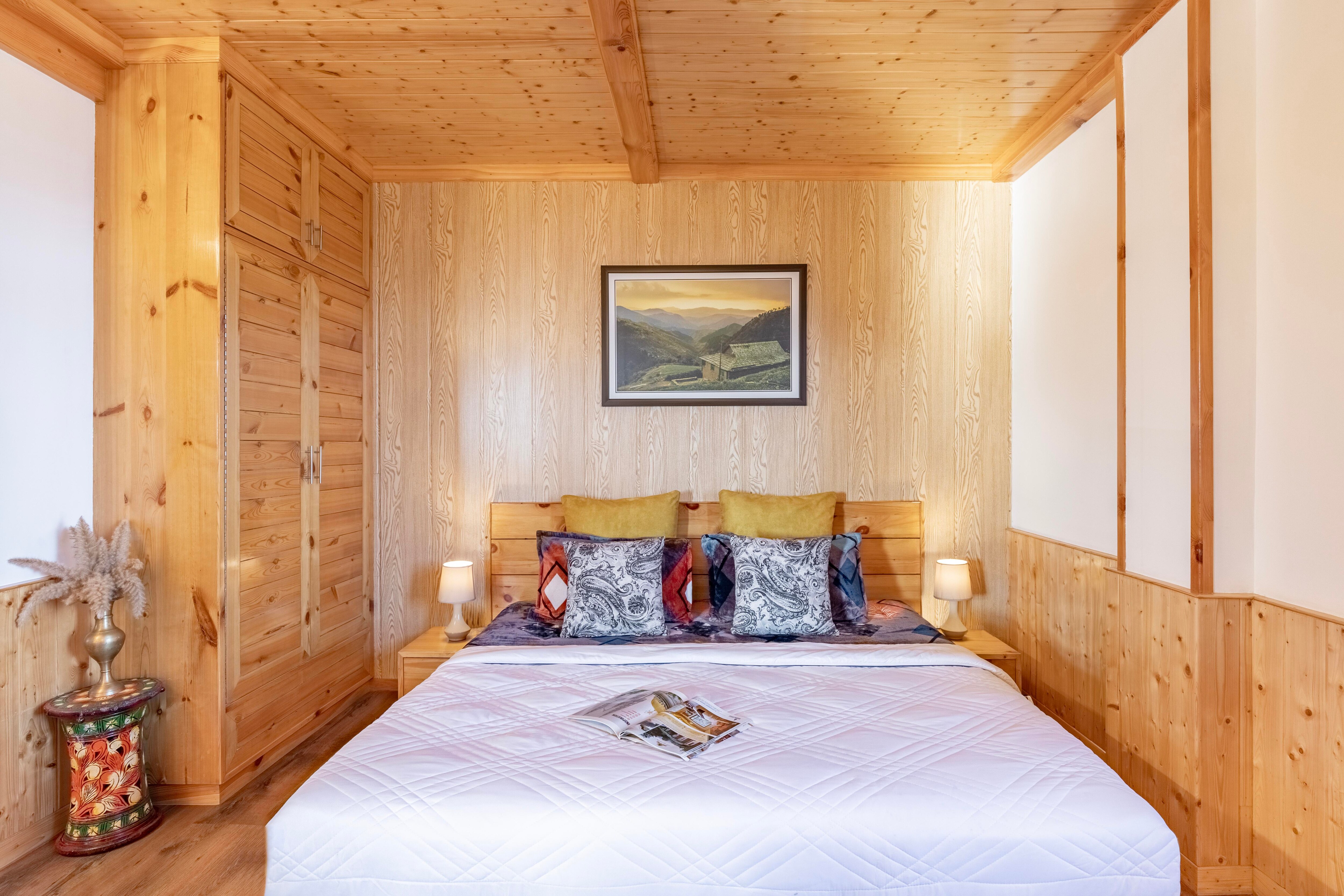 Alaya Stays Deodar Luxe 5BHK Cottage with entertainment room in Shimla - Tap to explore photos