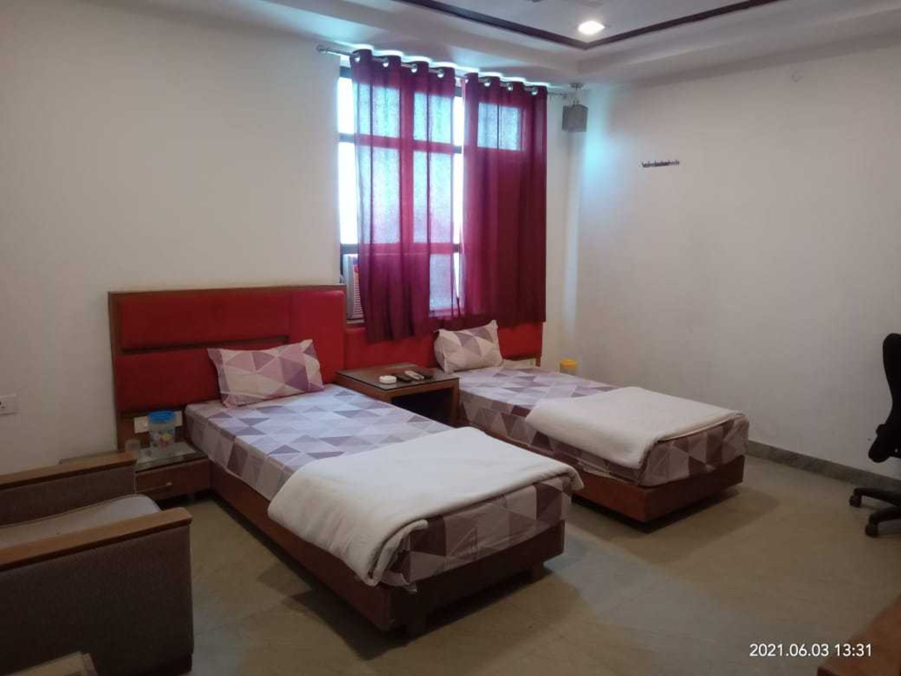 Hotel O POP Hotel Vedant - Tap to explore photos