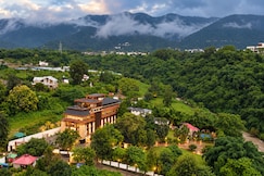 Pleasant Tree Hotels, Dehradun