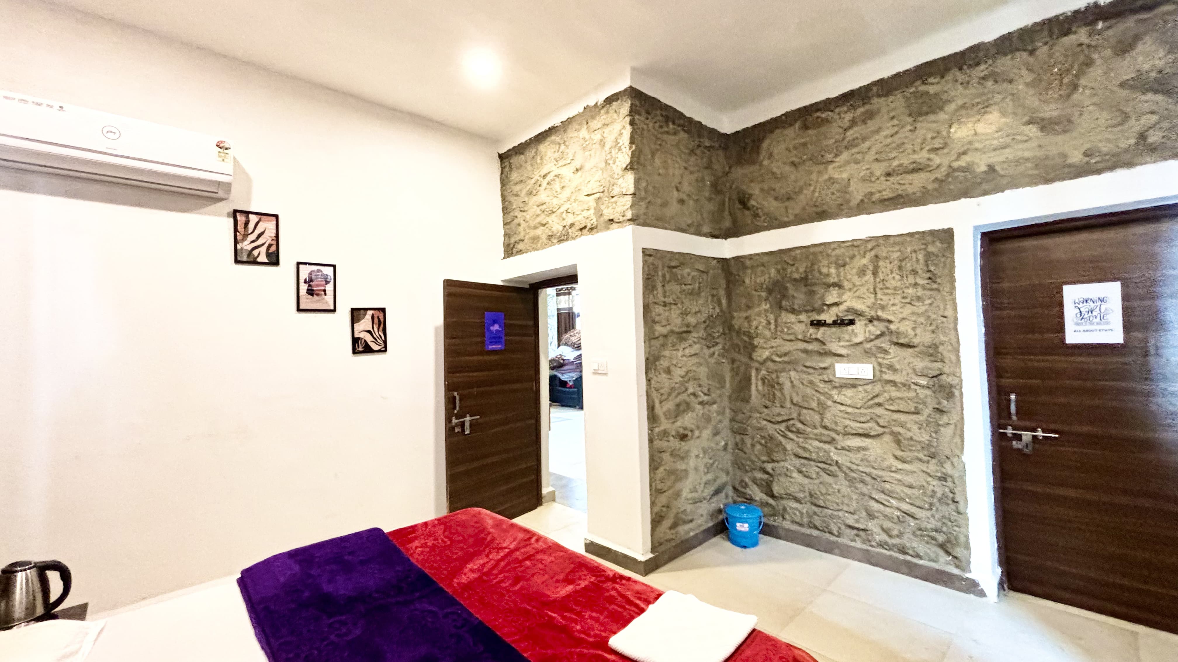 Alpine Villa - 3 BHK Villa with Garden - Tap to explore photos