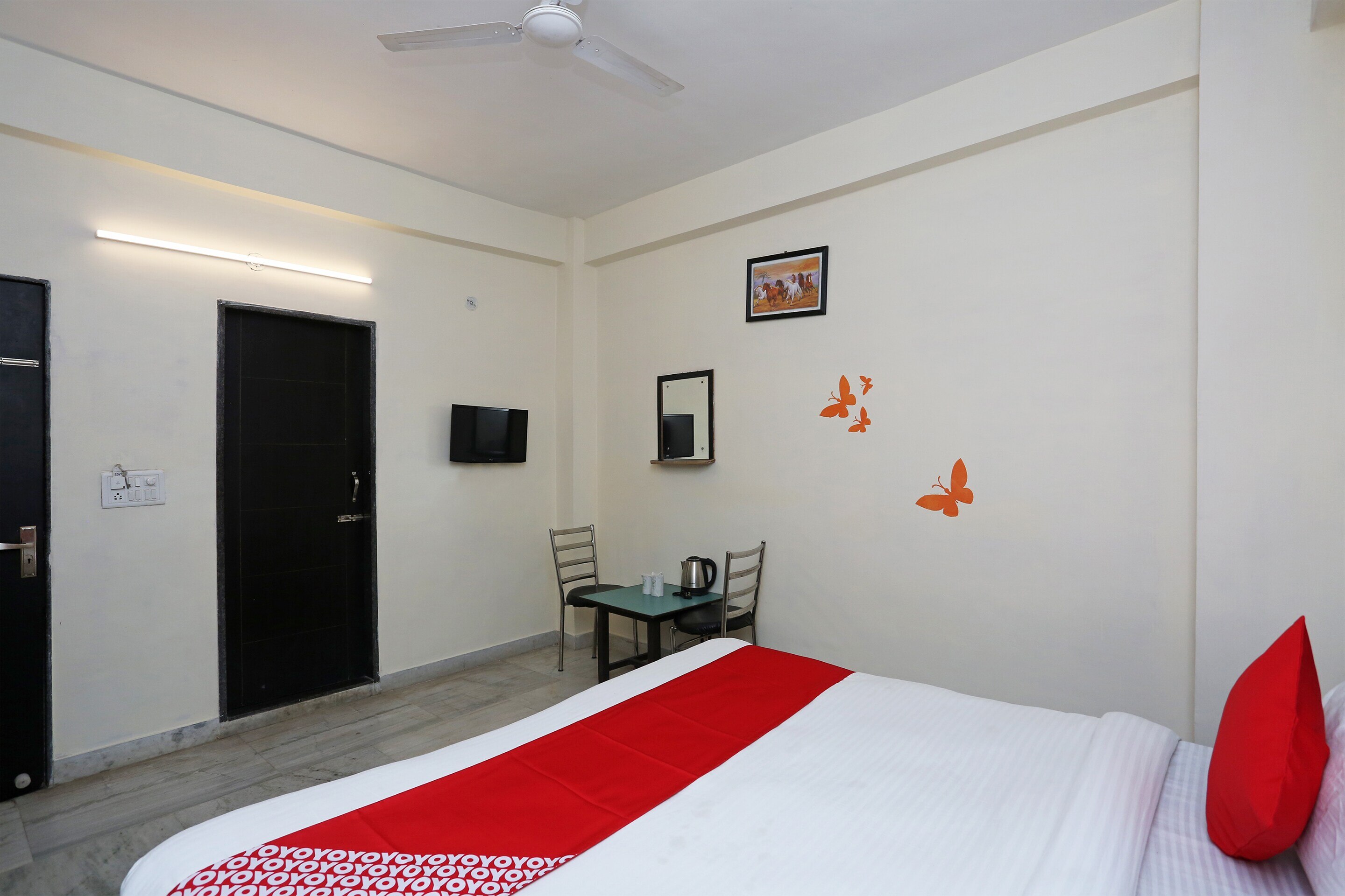 Hotel O Ganpati Agra - Tap to explore photos