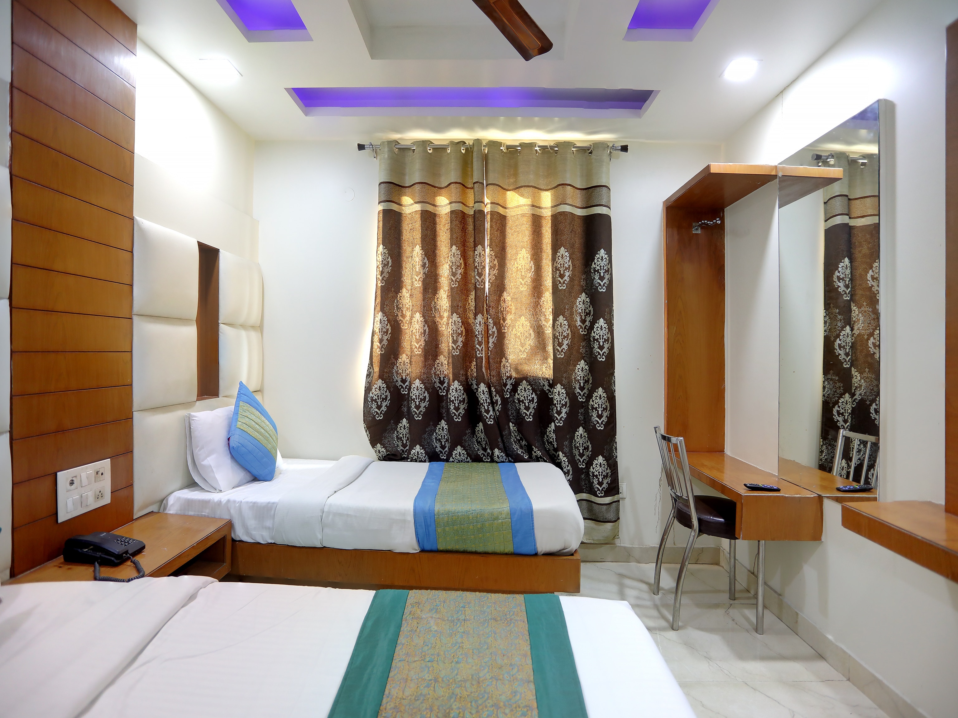 Hotel tashkent palace @ New Delhi Railway Station - Tap to explore photos
