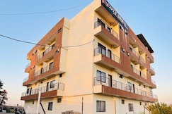 Cozy Den Hotel, Bhopal