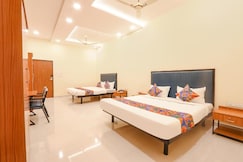 Hotel Mint Park, Tandur