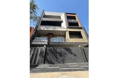 StayEasy Executive & Cozy 1bhk Balcony Apartment | DLF Phase 3, Gurgaon
