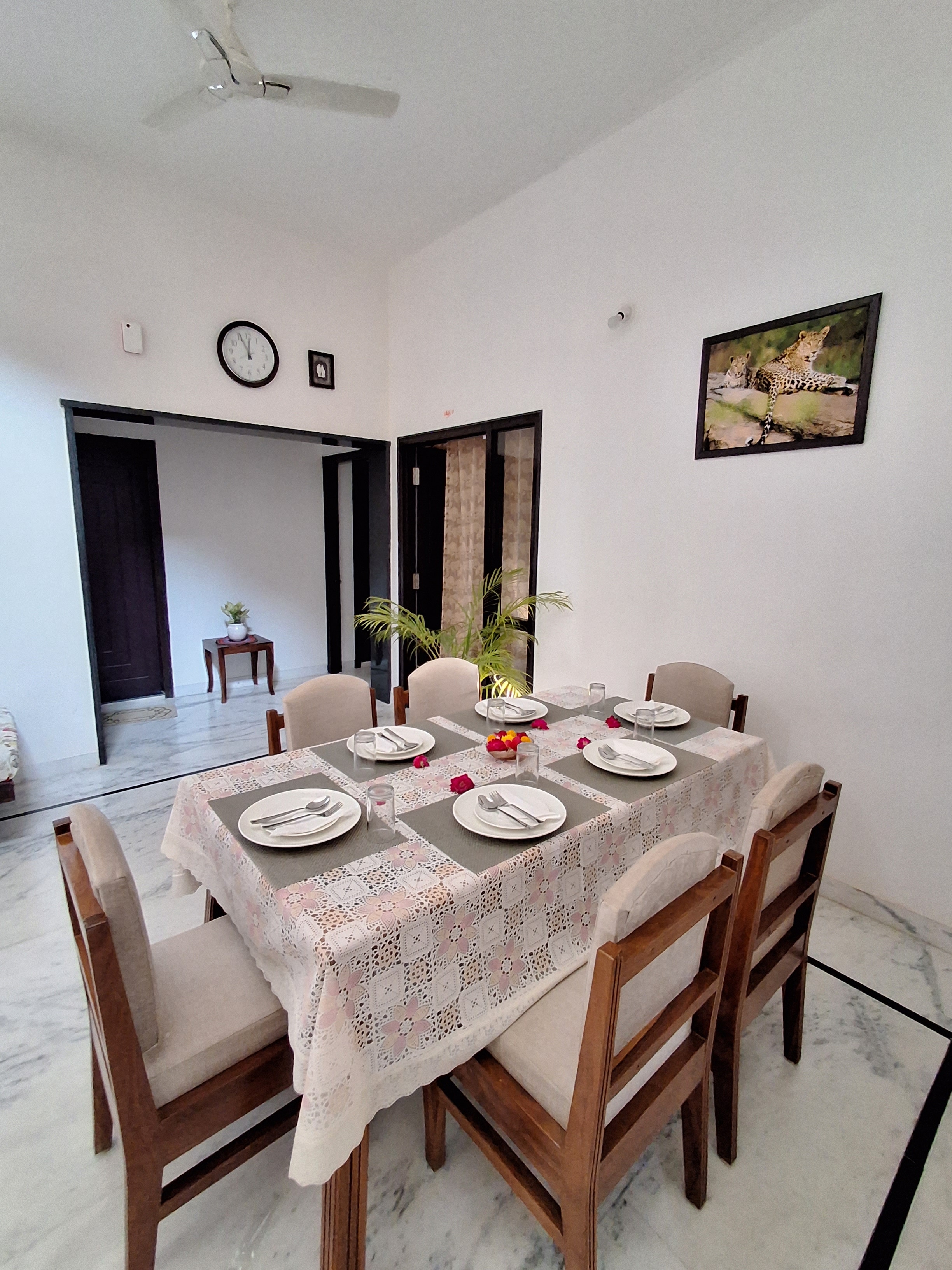 Keen Leopard Homestay - Tap to explore photos
