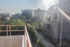 Tiny Residence with a small backyard Jacuzzi Pool, Kanpur