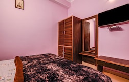 Deluxe with private bathrooms