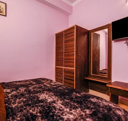 Deluxe with private bathrooms
