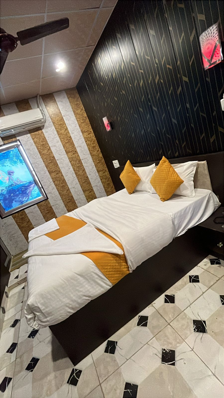Suman Niwas Guest House - Tap to explore photos