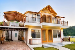 Jusgar Homestay 3BHK Villa| Lansdowne by Homeyhuts, Lansdowne