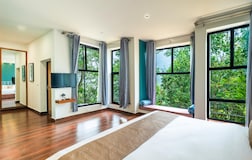 Writers Hill Deluxe room