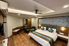 HOTEL GRT SQUARE, Hubli
