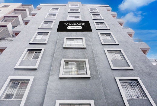 Super Townhouse Oak Hinjewadi Corporate Stays