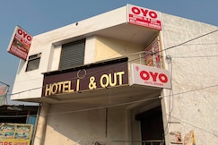 Hotel O In & Out, Faridabad